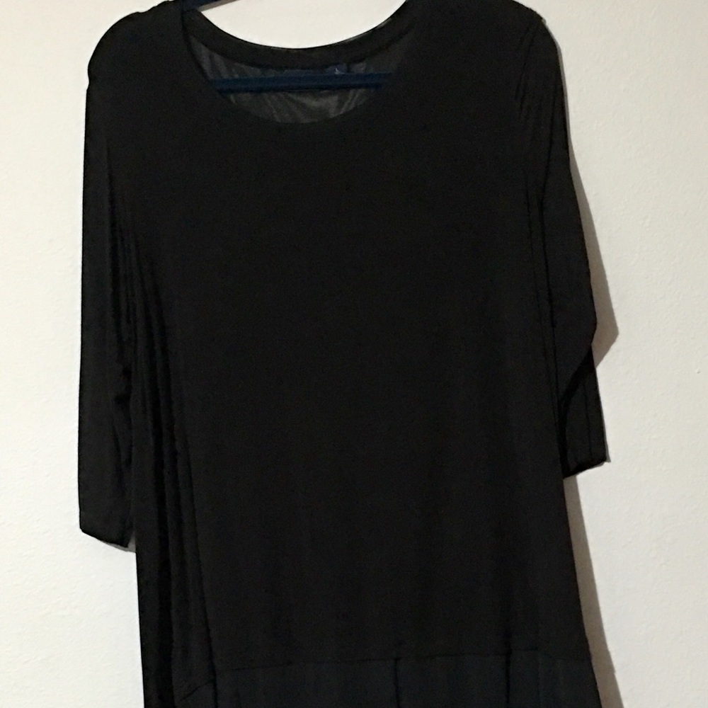 3/4 sleeve black tunic